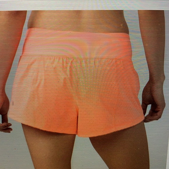 Lululemon Final Lap Short 2.5” - Pop Orange Sz 4 - Picture 4 of 11